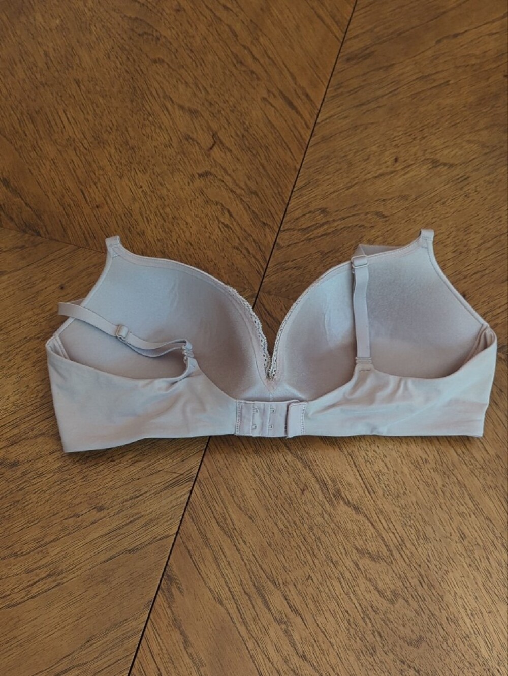 Victoria's Secret Beige Plunge T-Shirt Bra 38C - Picture 4 of 5